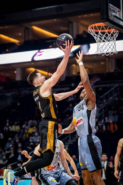 些实力雄厚 些实力雄厚